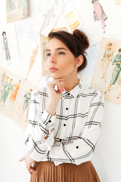 serious-thinking-woman-fashion-illustrator-PKRYTA3.jpg